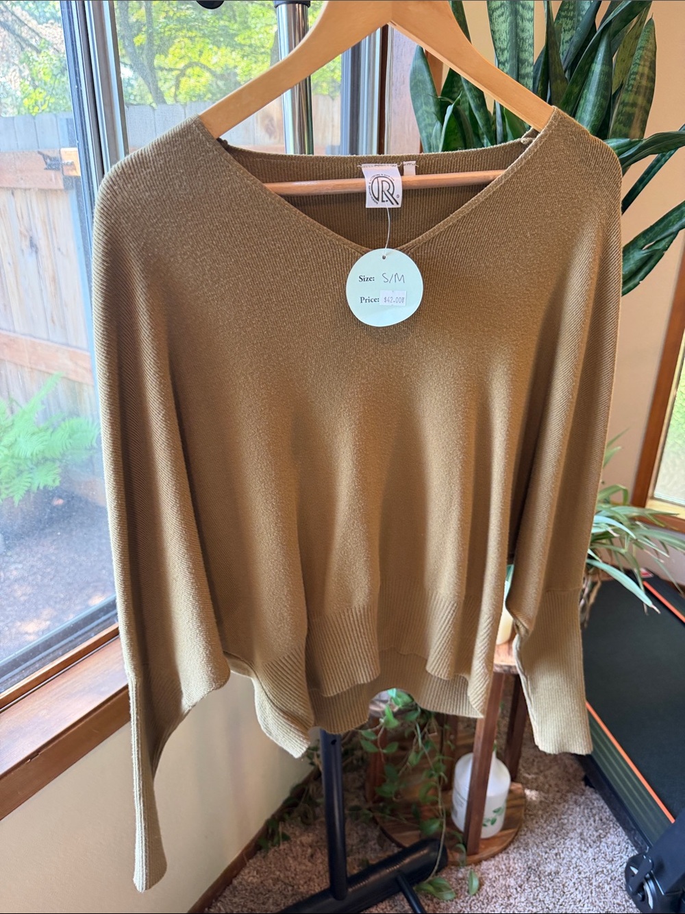 Lightweight V-Neck Women's Sweater - Olive Tan